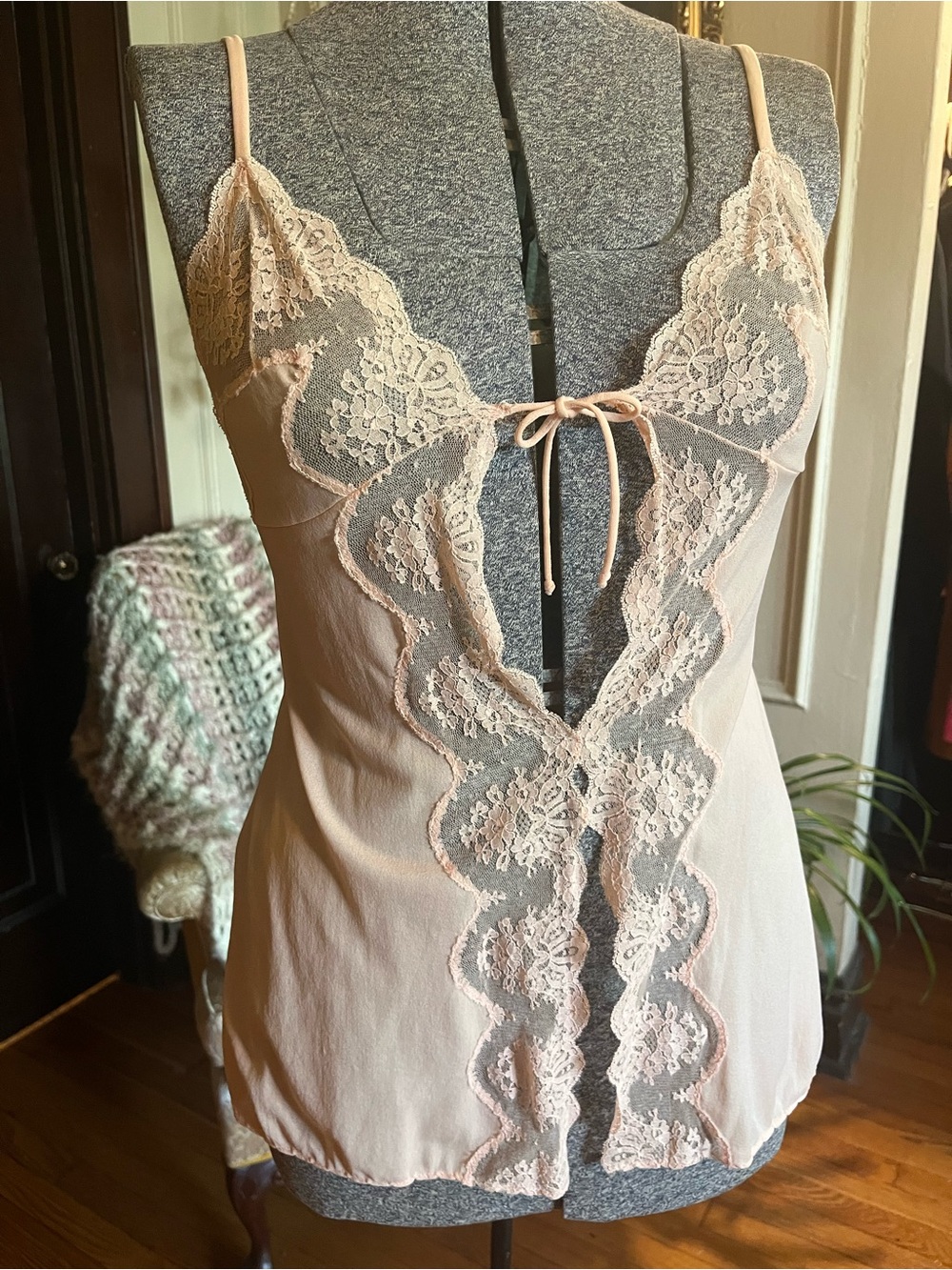Delicate Lace Trim Slip Cami - Pink